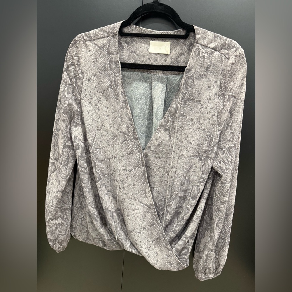 TJD Gray Snakeskin Pattern Blouse